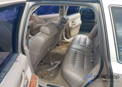 1993 Lincoln Town Car Executive из США, поврежденный, VIN 1LNLM81WXPY643062